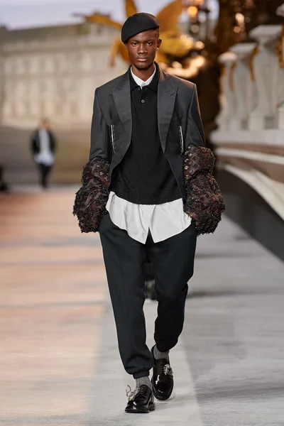 Look 2